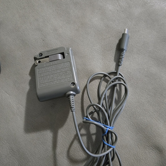 Gray Nintendo Ds Lite Chargers - Picture 6 of 6
